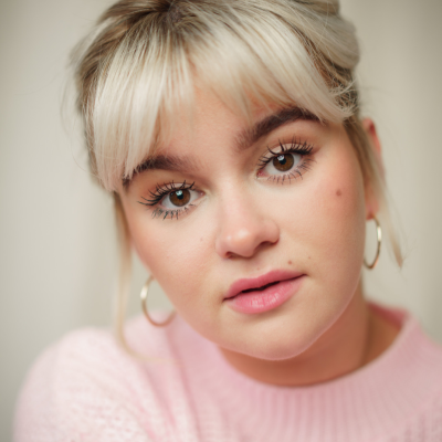 Lola Shalam headshot